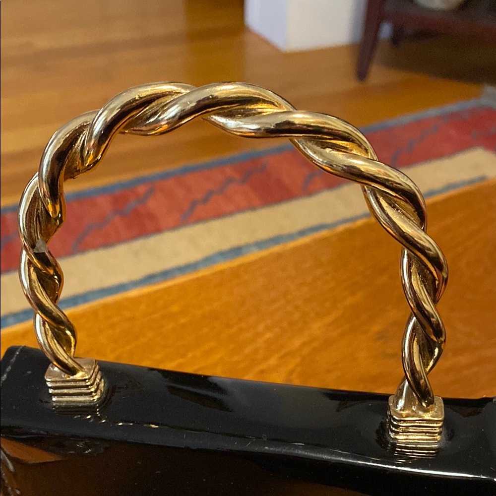 Chic Vintage Black patent leather Mini Bag with Gold Twisted Handle 1960’s - Picture 6 of 10